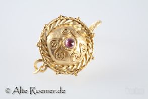 Römischer Ohrring aus Gold mit eingesetztem Stein