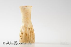 Geripptes römisches Glasfläschchen