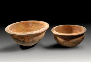Buy Roman clay bowls from the Rhineland