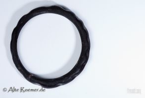 Kaiserzeitlicher römischer Glasarmreif