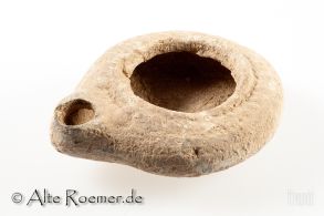 Spätrömische Öllampe mit großem Einfüllloch