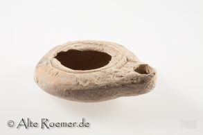 Spätrömische Öllampe vom Diskustyp mit Herstellerstempel