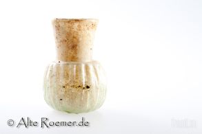 Römisches Glasfläschchen oder Kugelbecher