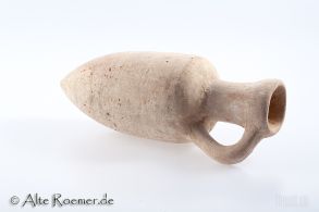 Großer Henkelkrug mit spitzem Fuß 