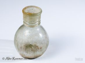 Römisches Unguentarium mit Ringdekor
