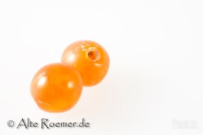 Zwei römische Perlen aus Karneol