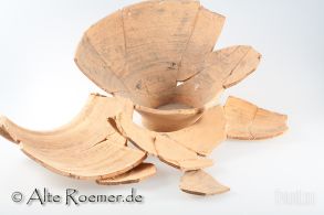 Fragmente eines großen römischen Topfes