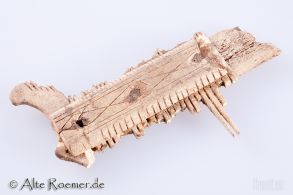 Dreilagenkamm aus Bein