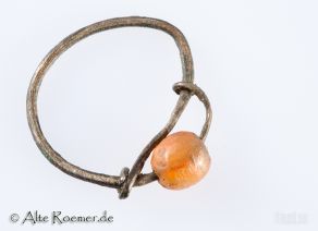 römischer Ohrring mit Bernstein