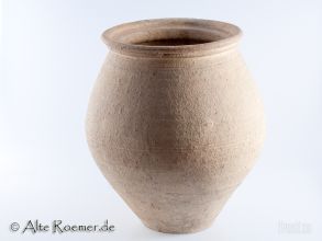Riesige römische Graburne