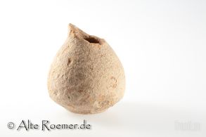 Fragment eines großen römisches Tonunguentariums