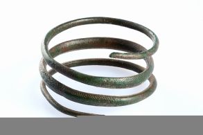 Massiver römischer Armreif aus Bronze