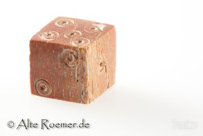 Römischer Würfel aus Bein