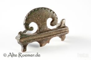 Massive römische Brosche