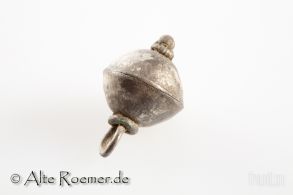 römischer Kugelanhänger aus Silber