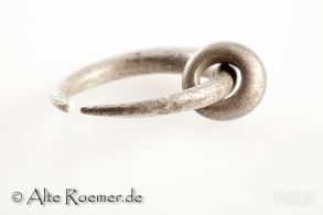 massiver römischer Ohrring aus Silber