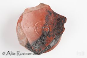 Boden einer Terra Sigillata Schale mit Herstellerstempel - Fund aus Mainz