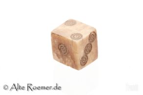 Römischer Würfel aus Bein
