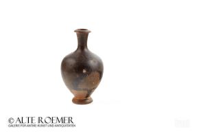 Nicely preserved hellenistic bottle from Magna Graecia