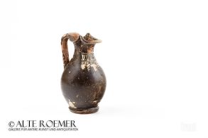 Apulische Oinochoe im Gnathiastil 