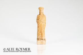 Große attische Tonfigur