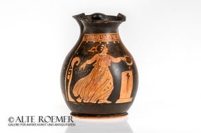 Apulian oinochoe with dancing maenad