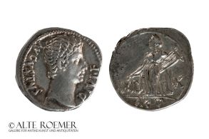 Vorzüglicher Denar des Augustus - Gedenkprägung zum Sieg bei Actium