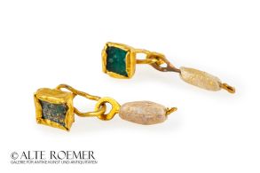 Roman gold earrings with beads and glass inserts