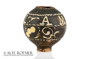 Roman terracotta bottle from the Rhineland with painted inscription