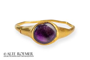 Roman gold ring with amethyst