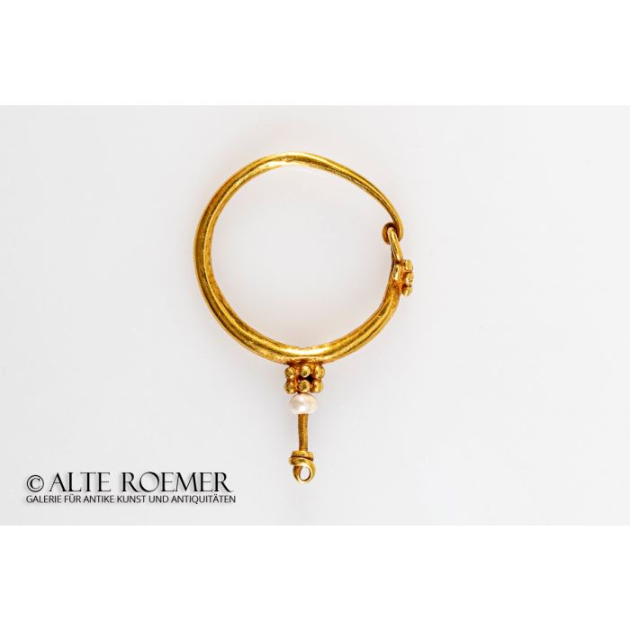 Roman gold earrings sales