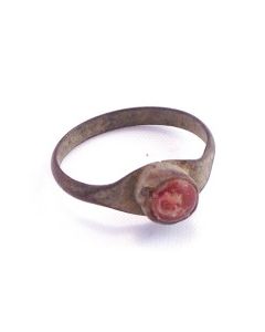 Antiker Ring mit Stein