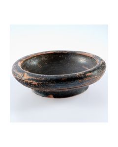 Griechische Schale mit schwarzem Überzug