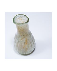 Verzierte römische Glasflasche