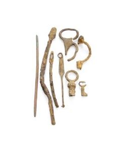 Gruppe von 8 römischen bis neuzeitlichen Artefakten aus Eisen