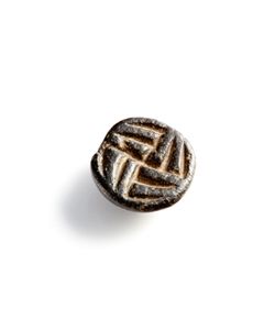 Domförmiges Stempelsiegel mit Swastika