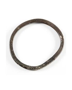 Griechischer oder Kuschana-Armreif aus Bronze