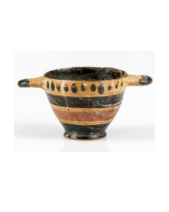 Spätkorinthischer Skyphos - gefunden am Tempel des Dionysos in Athen