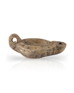 Roman oil lamp with Victoria - parallel in the Getty Museum